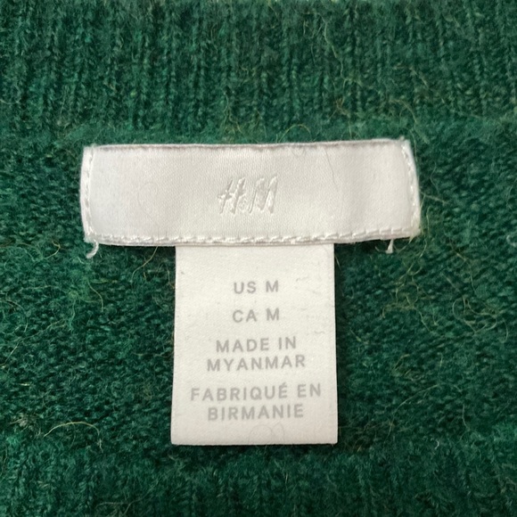 H&M Sweater - Picture 3 of 4